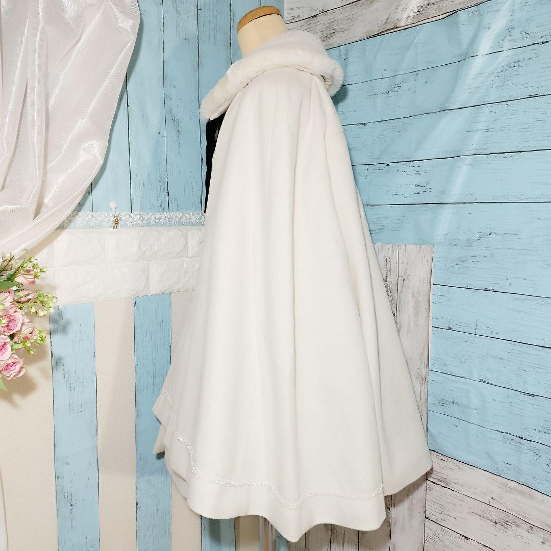 axes femme ファー襟付き ケープコート ベルト付き オフホワイト