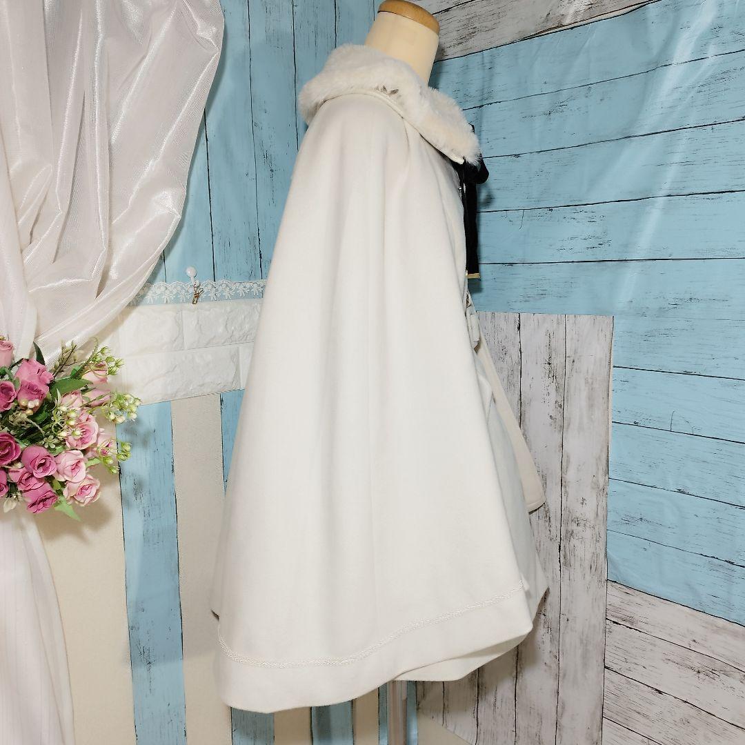 axes femme ファー襟付き ケープコート ベルト付き オフホワイト