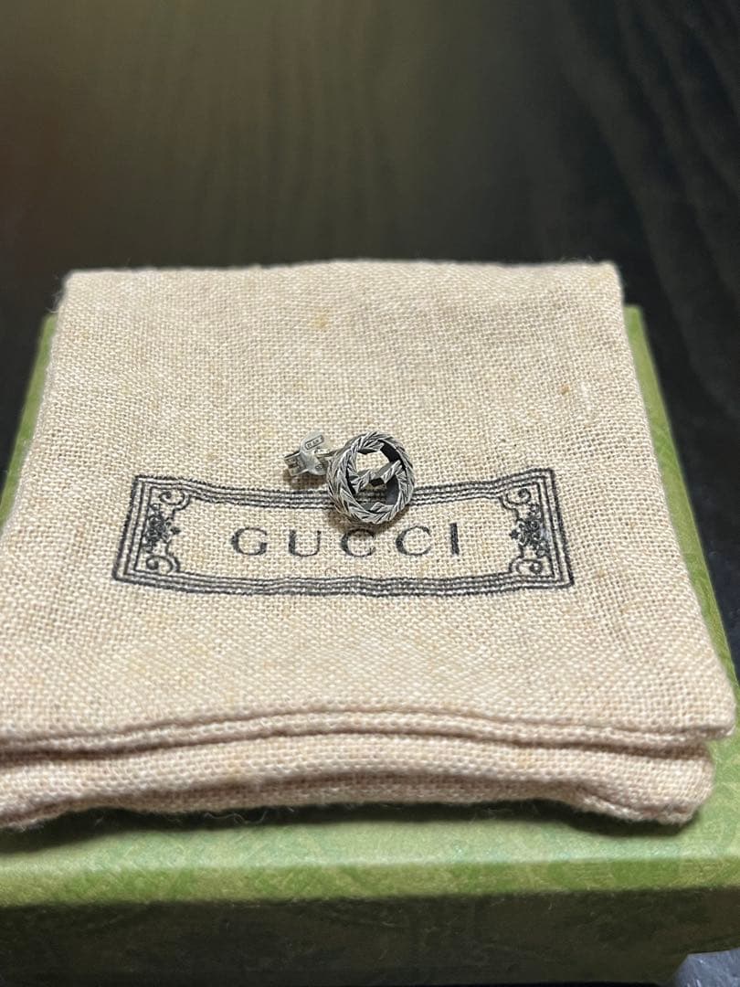 柊*様 GUCCI インターロッキングピアス Ag925 Gロゴ 箱、証明書付き