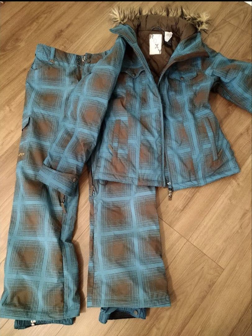 スノーウェア　スノボーウェア　スキーウェア