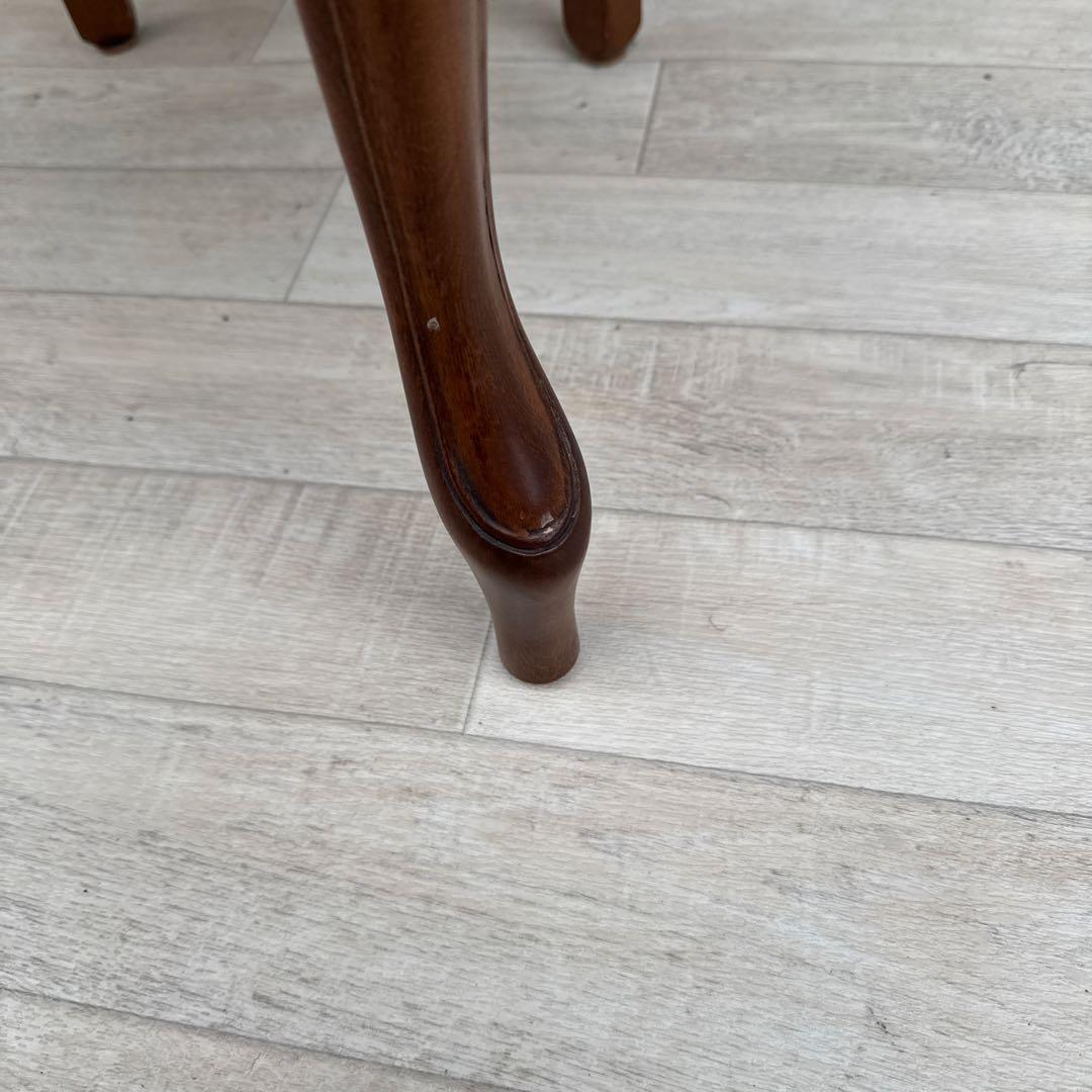 展示品　イタリア製 ハイバックチェア　鋲打ちロココ様式　彫刻　猫脚 ①