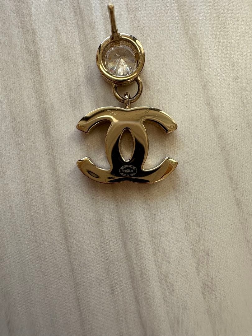 CHANEL クリスタルロゴピアス