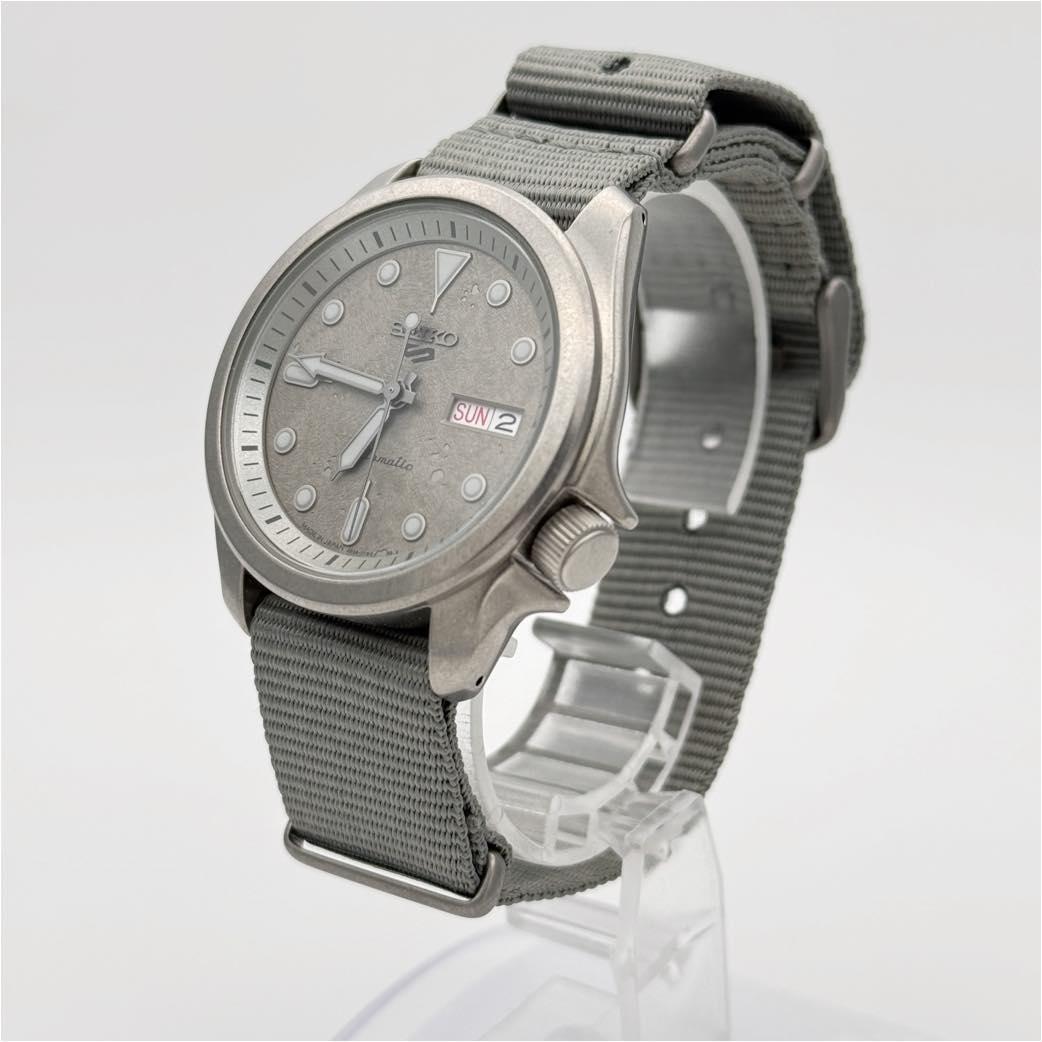 SEIKO セイコー セイコー5 デイデイト 4R36-08L0 グレー文字盤