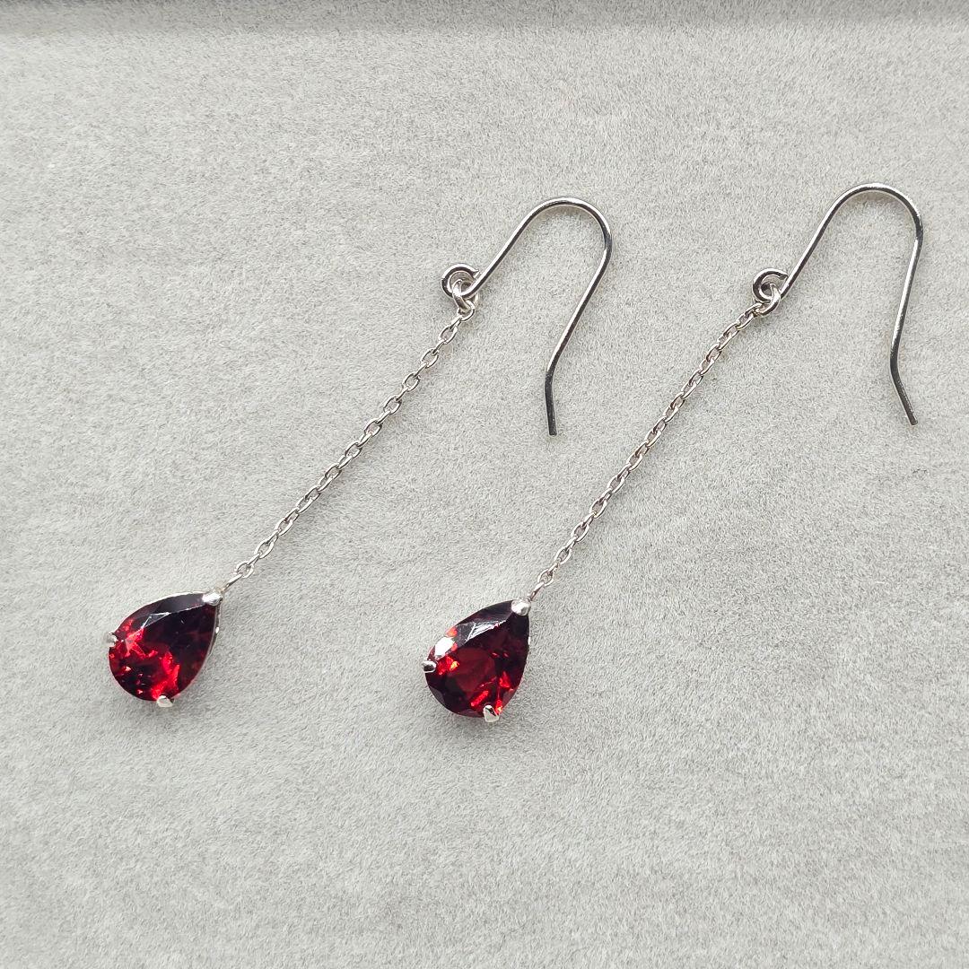 Pt900 ガーネット ピアス 雫型 揺れるデザイン プラチナ 赤石 上品