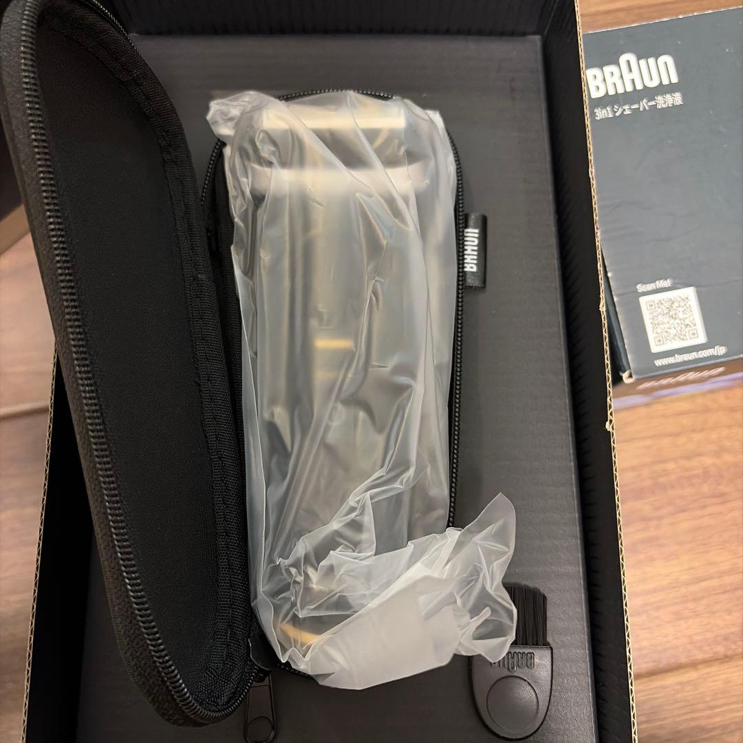 【新品】BRAUN Series 9 Sport+ メンズシェーバー　洗浄液付き