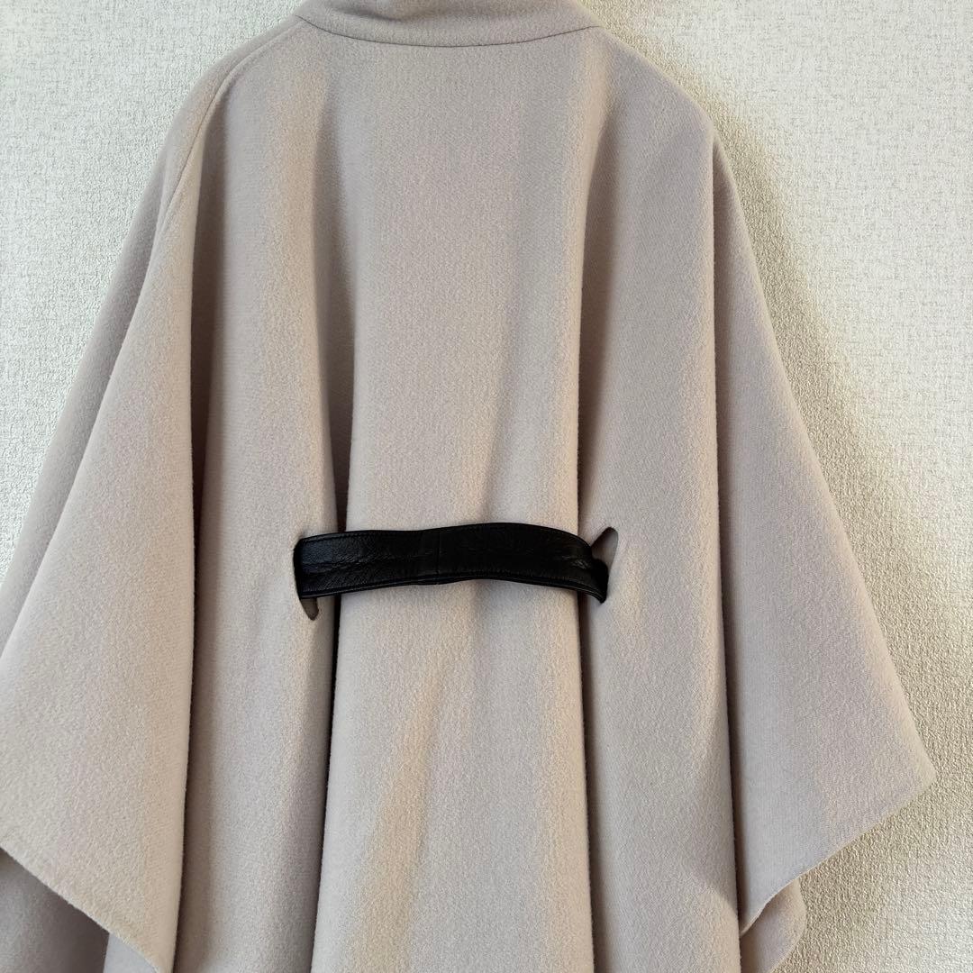 しらたま　アニュアンス ウール ポンチョ アイスグレー ベルト本革黒
