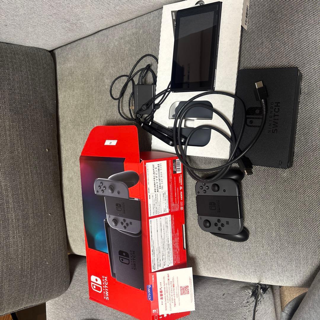 Nintendo Switch 本体　ブラック　グレー　コントローラー