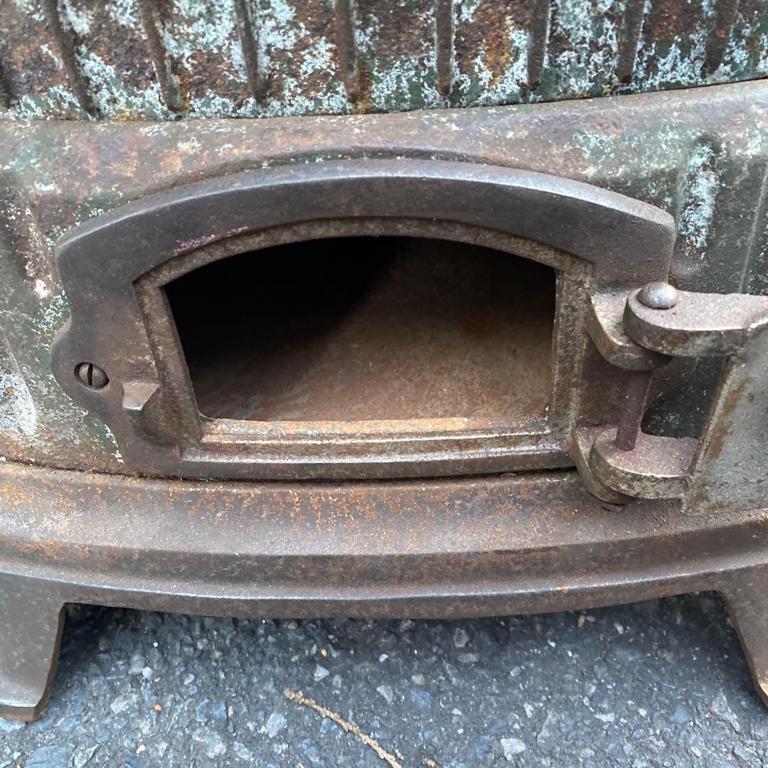 光鱗　薪ストーブ 石炭ストーブ　昭和レトロ