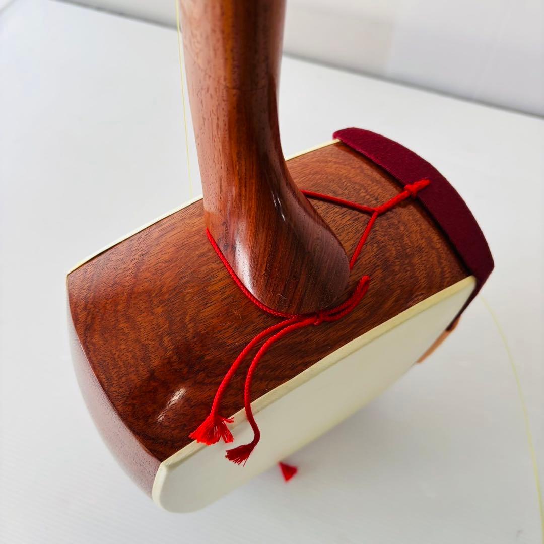 細棹三味線 上駒純銀 花梨 丸打胴 棹2.6cm バチ付 付属多数 和楽器