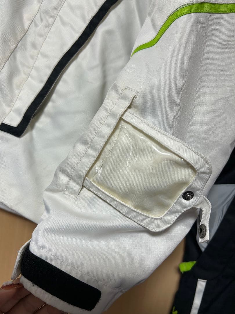 salomon スキーウェア　上下セット