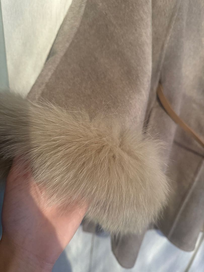 Torugato ふきちゃんのコラボ　ウールファーポンチョ グレージュ