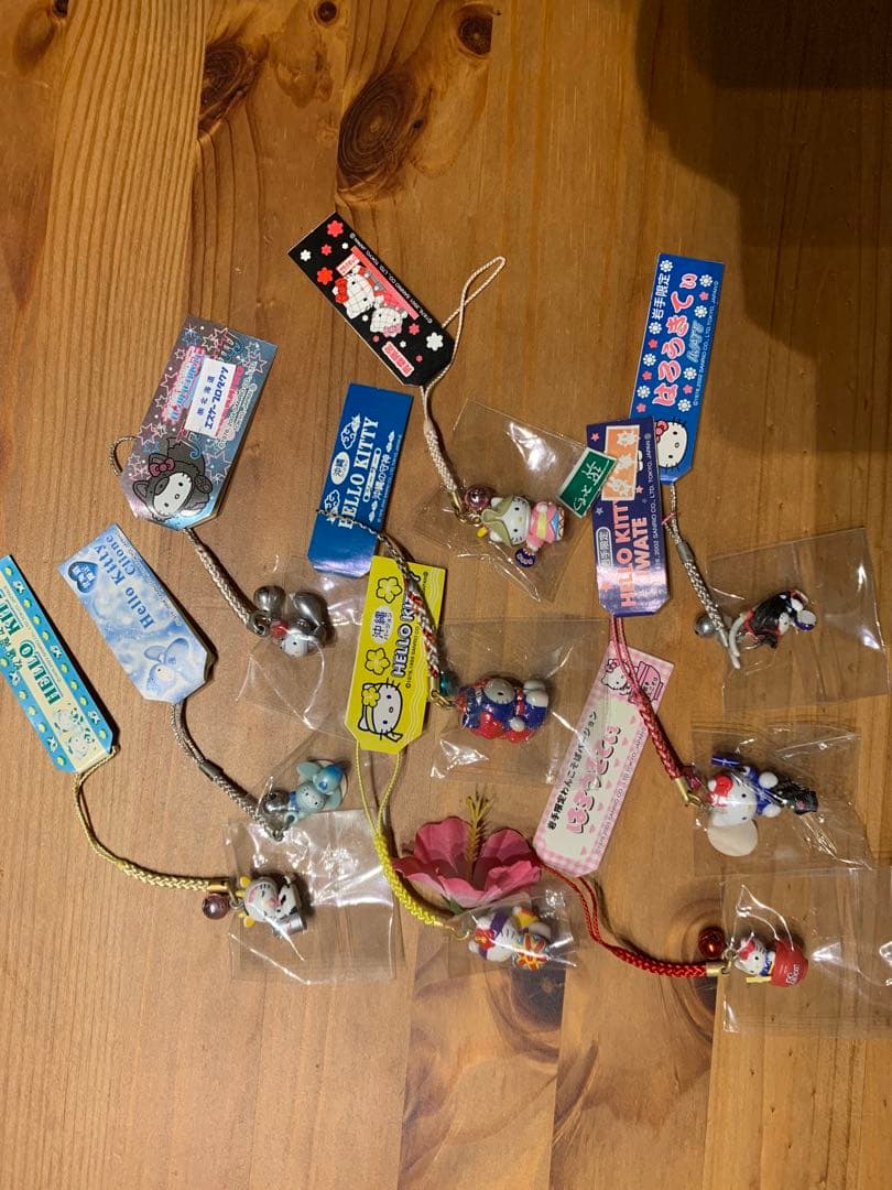 【未開封】ご当地キティ　根付けその他34種　北海道など