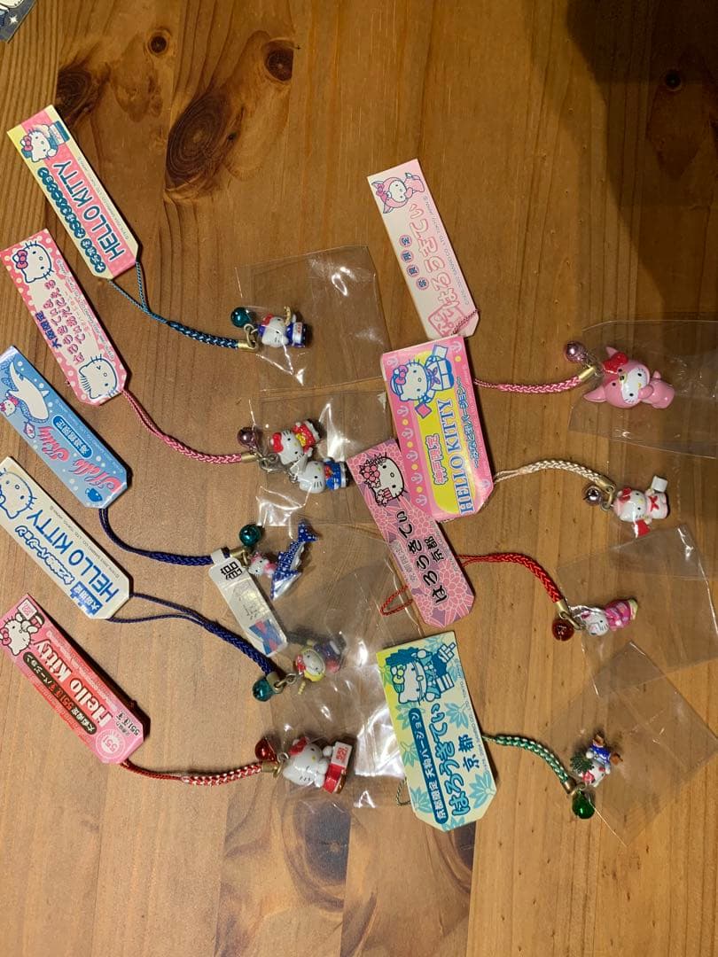 【未開封】ご当地キティ　根付けその他34種　北海道など