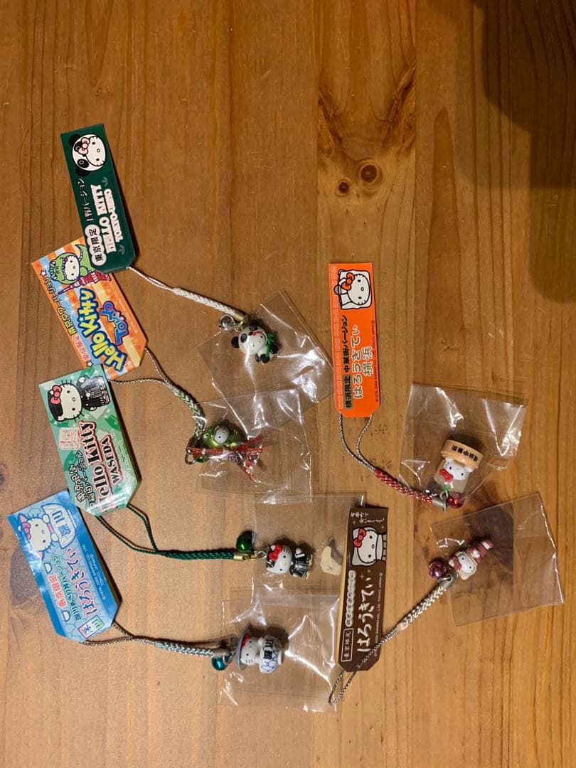 【未開封】ご当地キティ　根付けその他34種　北海道など