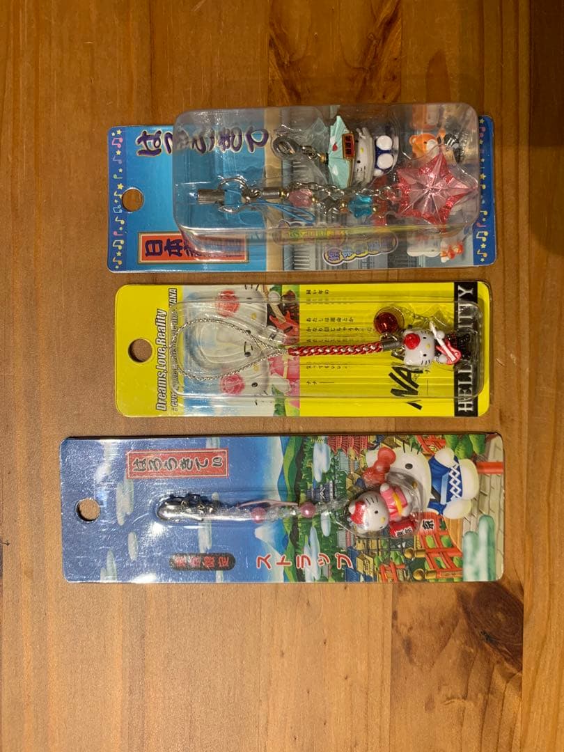 【未開封】ご当地キティ　根付けその他34種　北海道など