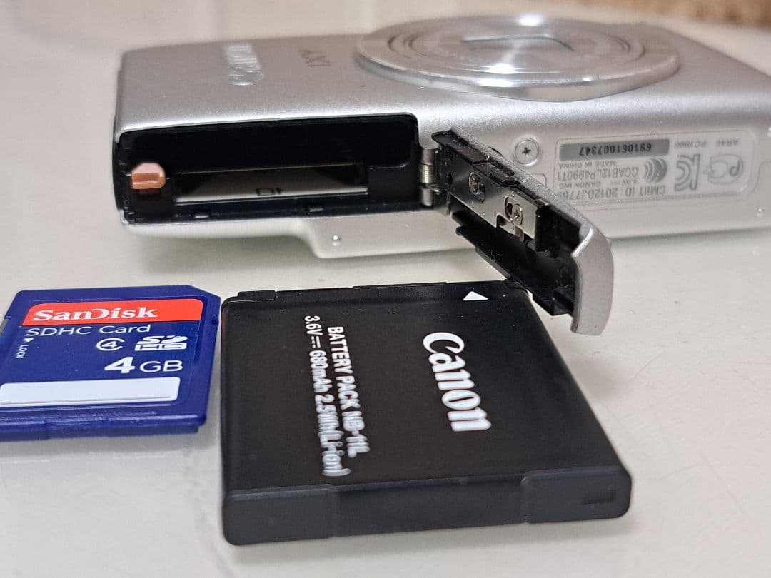 Canon IXY 100F HD Wi-Fi シルバー　デジタルカメラ