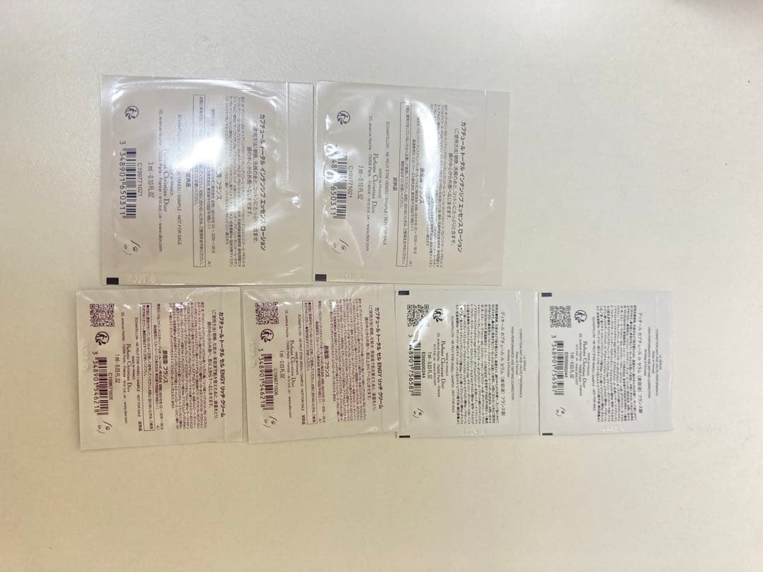 Diorスキンフォーエヴァーグロウマキシマイザー212チュチュ(フェイスカラー)