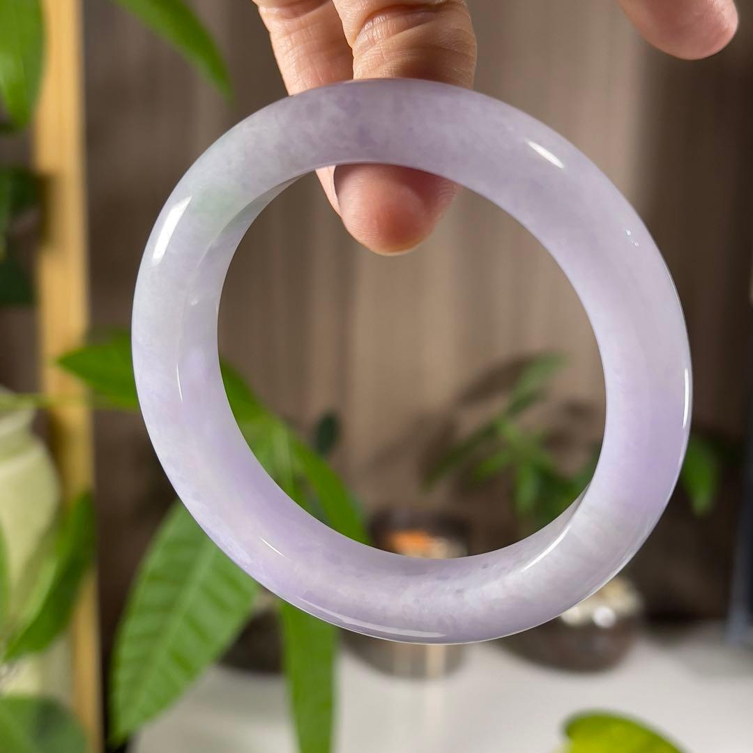 日本鑑別書付き・希少なラベンダーカラー54cmミャンマー産本翡翠バングル8241