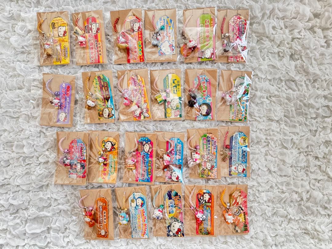 ご当地キティ ストラップ 全66個 バラ売り不可