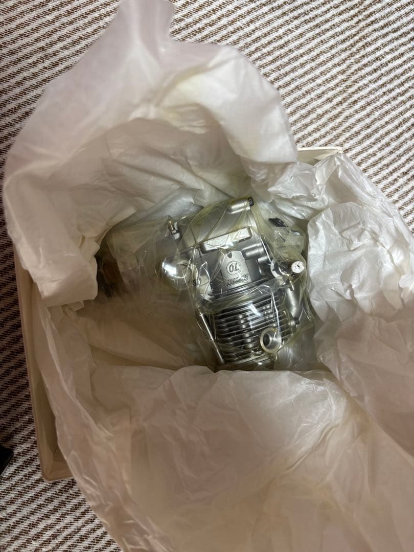 O.S. FS-70 4ストロークエンジン