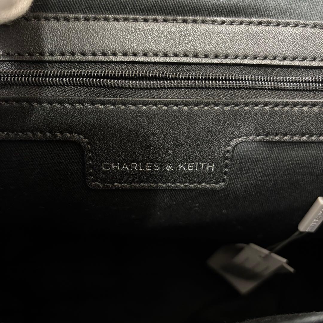 【未使用】タグ付き チャールズアンドキース リュック バッグパック ブラック