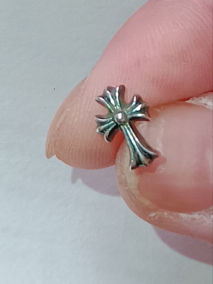 希少クロムハーツ スタッドピアス STUD CH CROSS 2 FAT