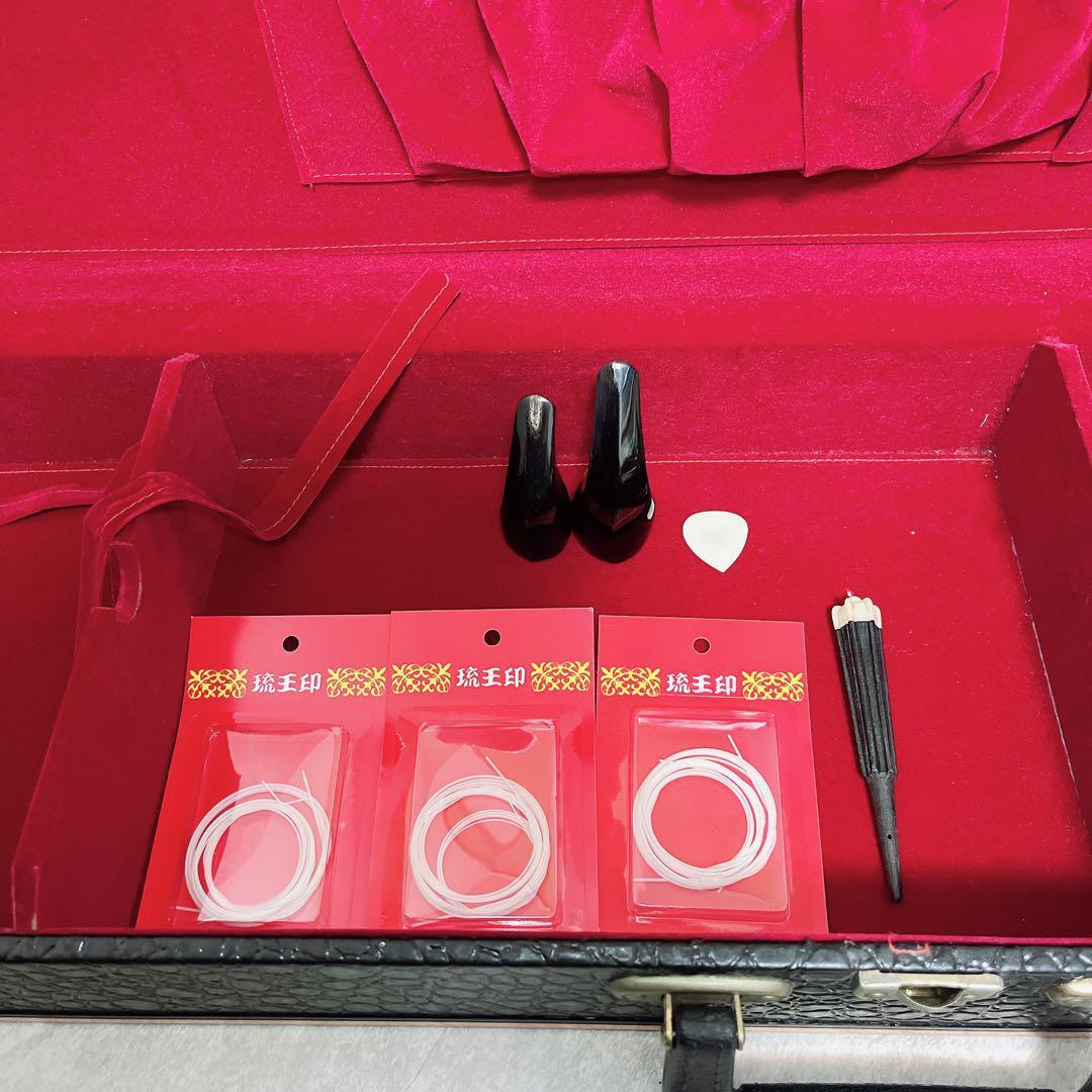 良品 沖縄 三線 本蛇皮 黒漆 三味線 爪 ケース 演奏可能　初心者　入門