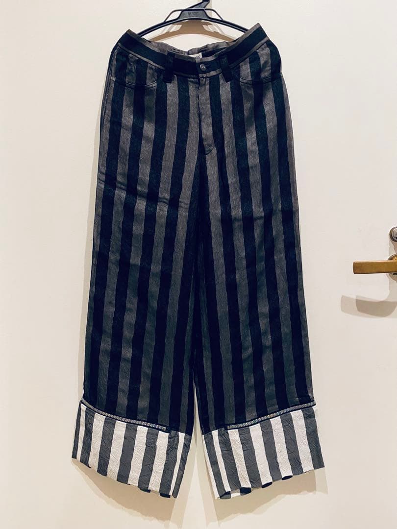 ISSEY MIYAKEドレスパンツ　(レディース)