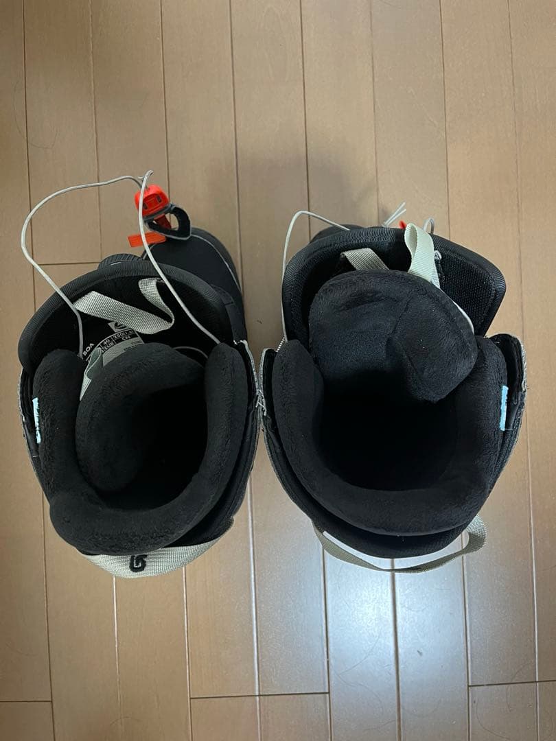 BURTON スノーボードブーツ 黒　25センチ