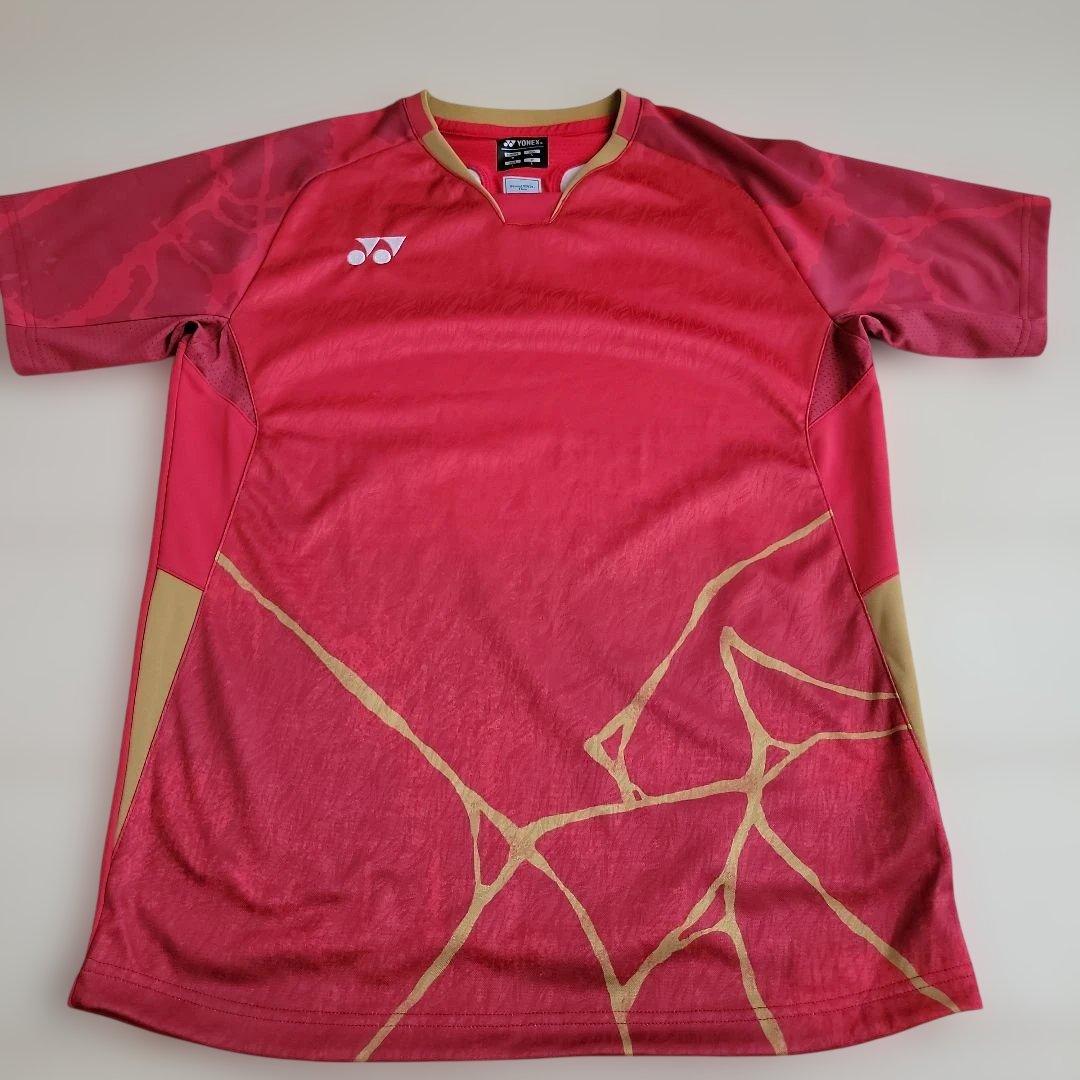 YONEX 半袖シャツ レッド/ゴールド