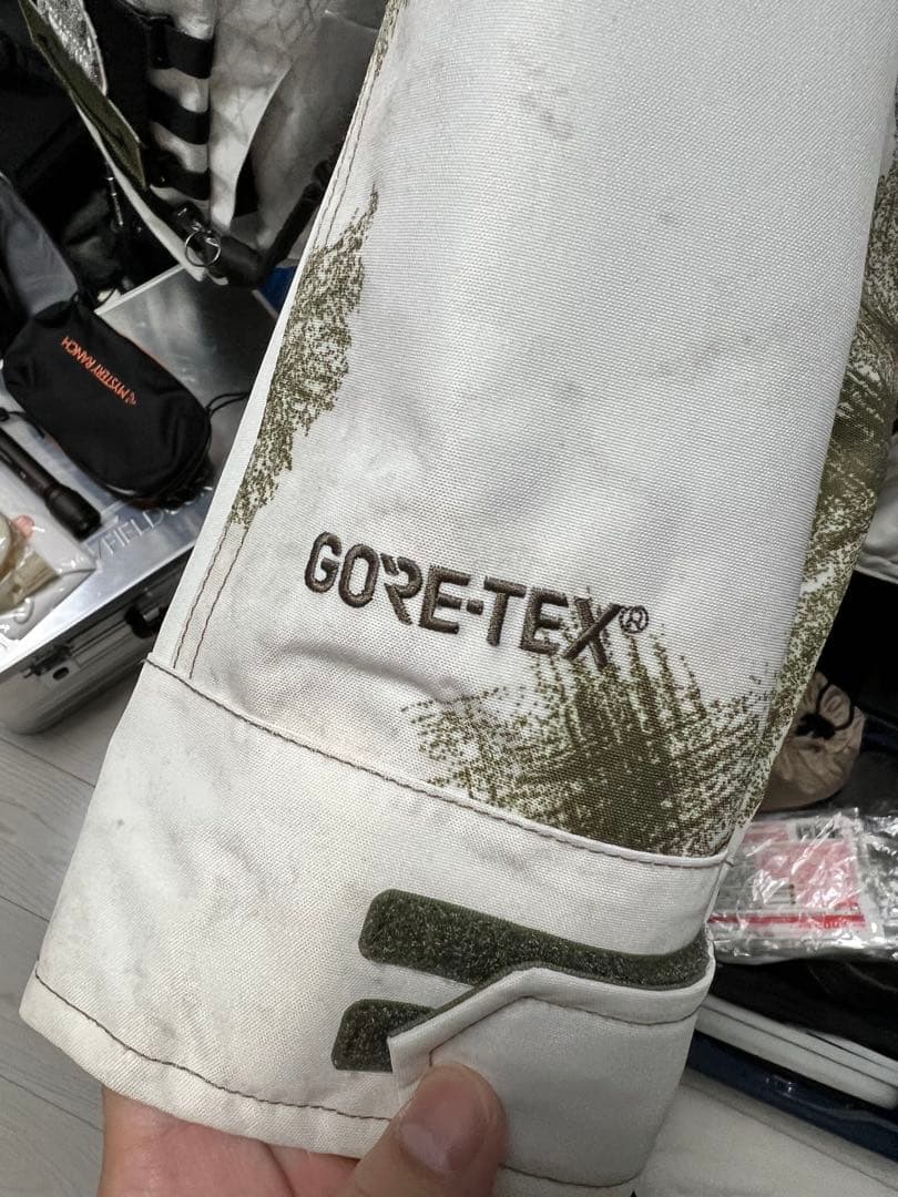 バートン　Burton GORE-TEX ホワイトスノーボードジャケット