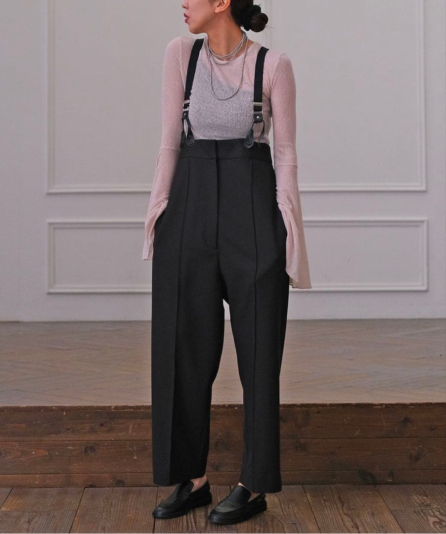 AKTE アクテ サスペンダー付きワイドパンツ グレー