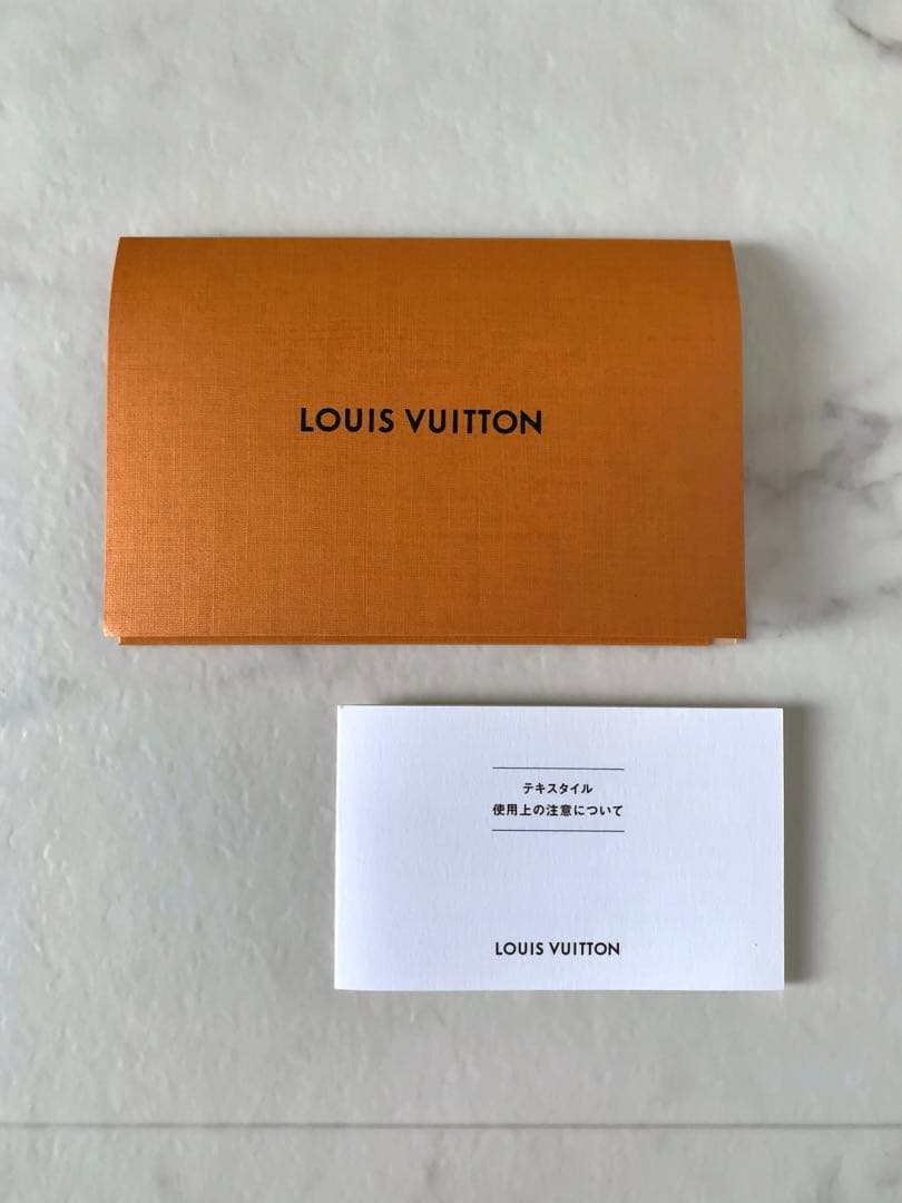 ルイ ヴィトン】エトール モノグラム エッセンシャル☆ストール