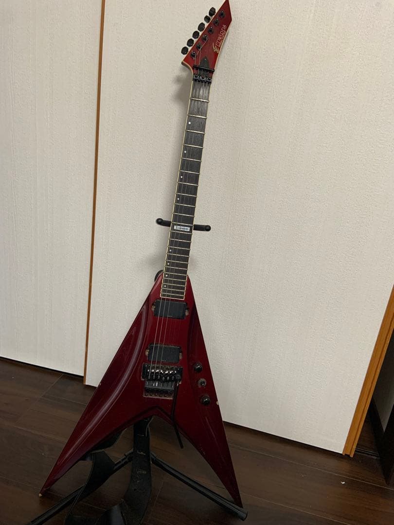 フライングV型　エドワーズ　EDWARDS フライングV 千聖 ボディ欠けあり