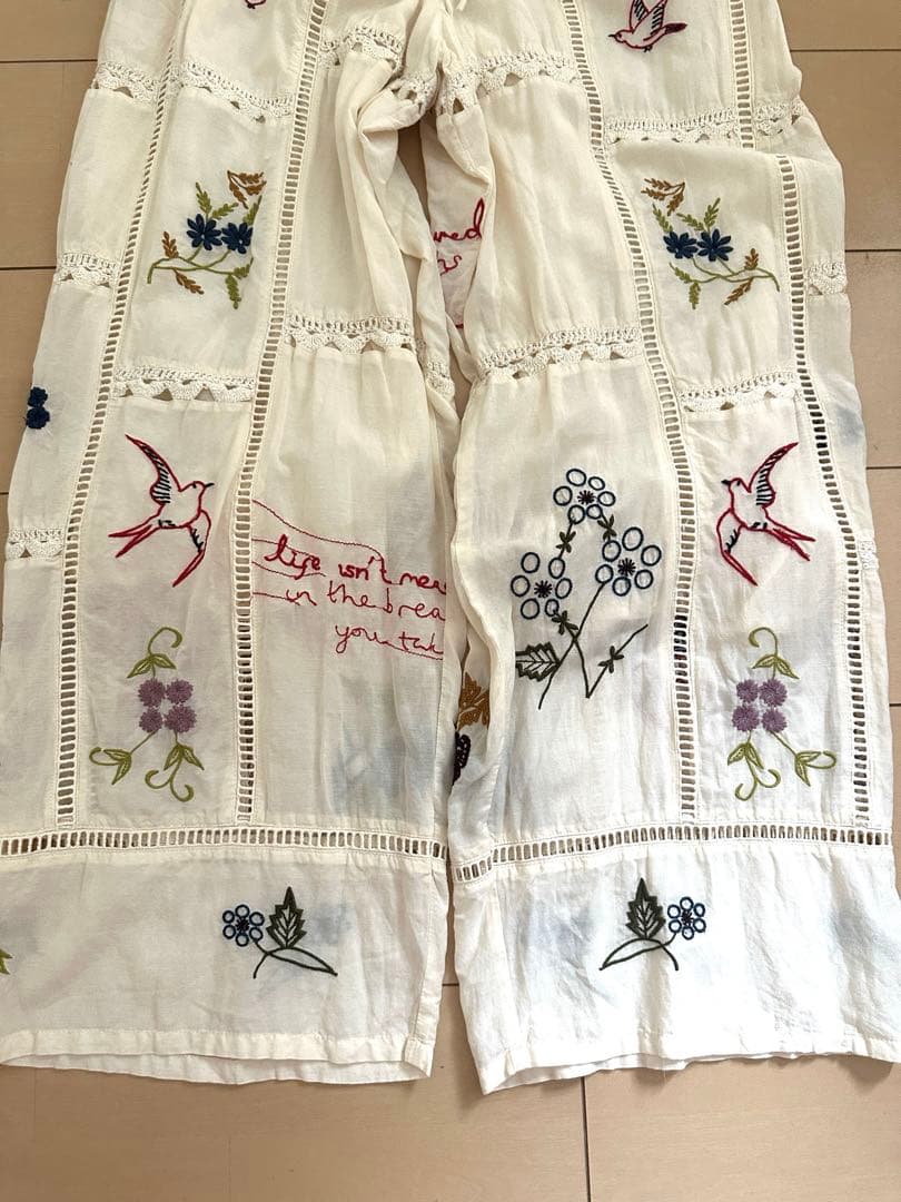 todayful インド刺繍パンツ　1度短時間着用のみ。