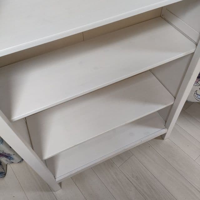 ヘムネス本棚　イケア（直接引取もしくは送料追加にて発送）