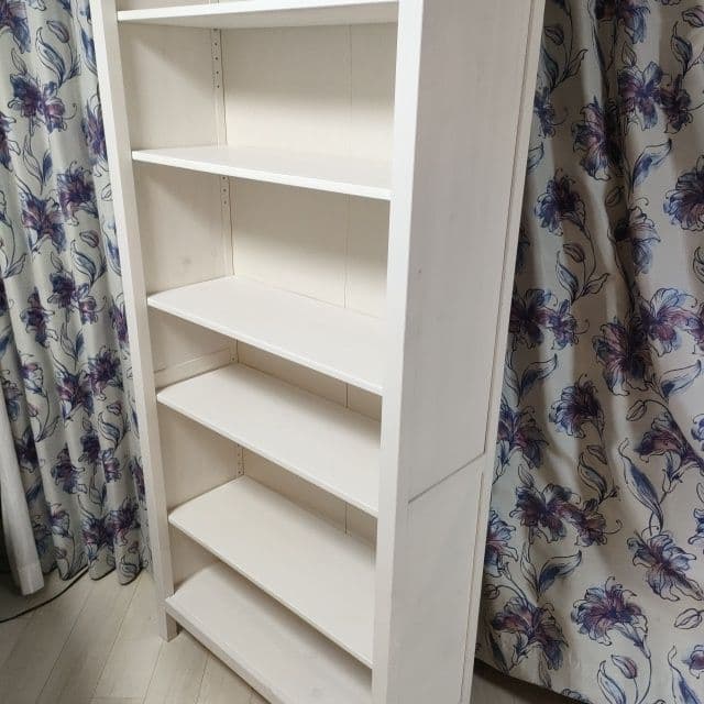 ヘムネス本棚　イケア（直接引取もしくは送料追加にて発送）