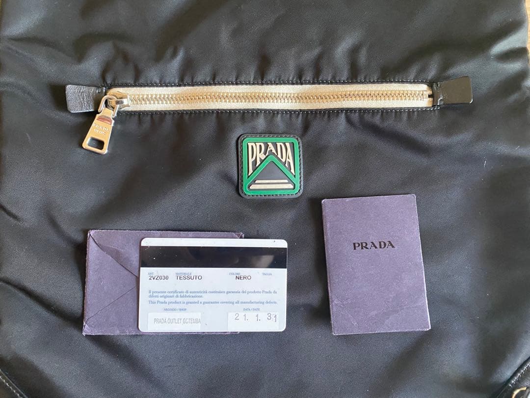 PRADA ブラック ドローストリングナップサック