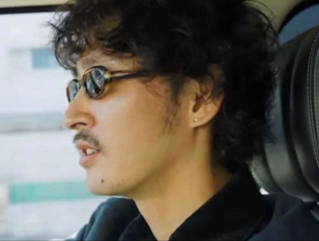 90s gucci サングラス 上杉柊平 氏 着用 モデル　ダークブルー