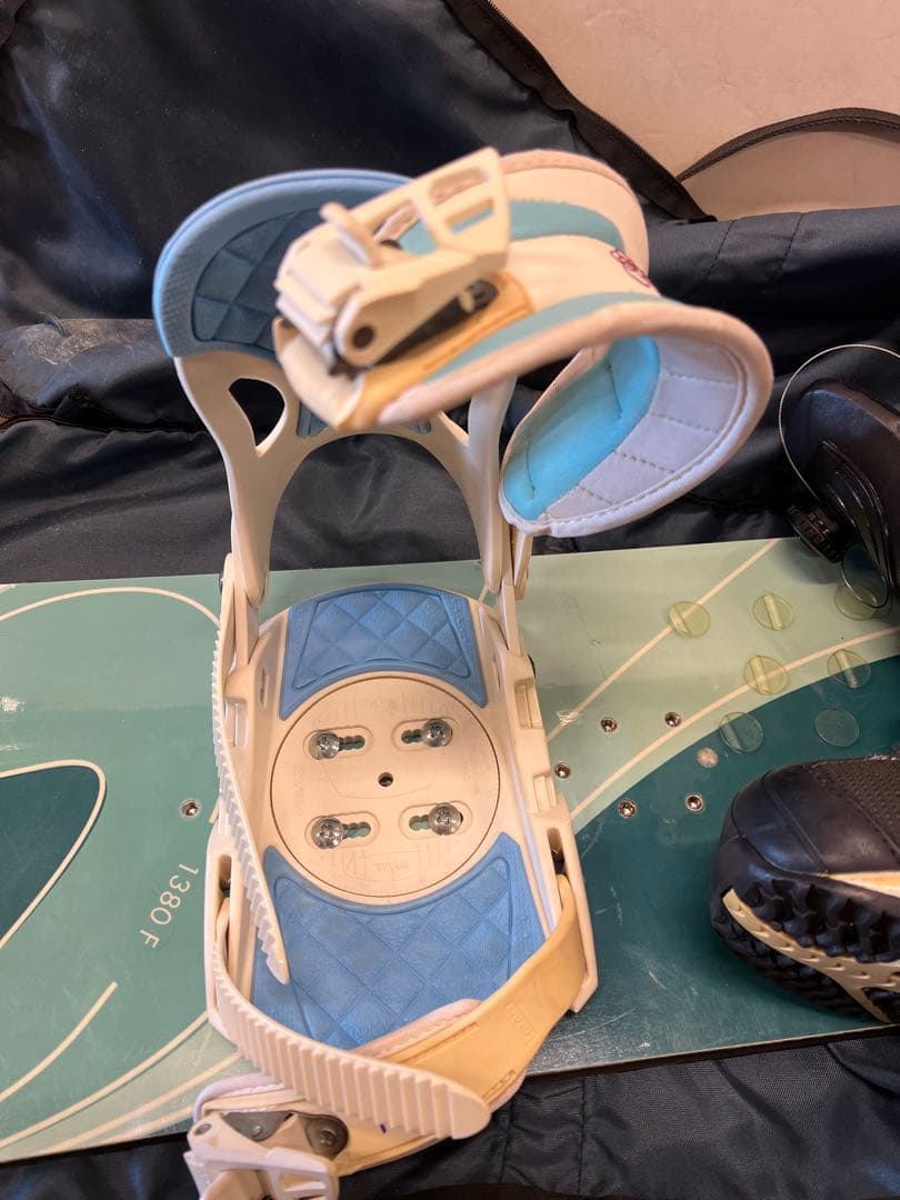 LIOUID スノーボード ビンディング ブーツセット　ケース付き　送料込み