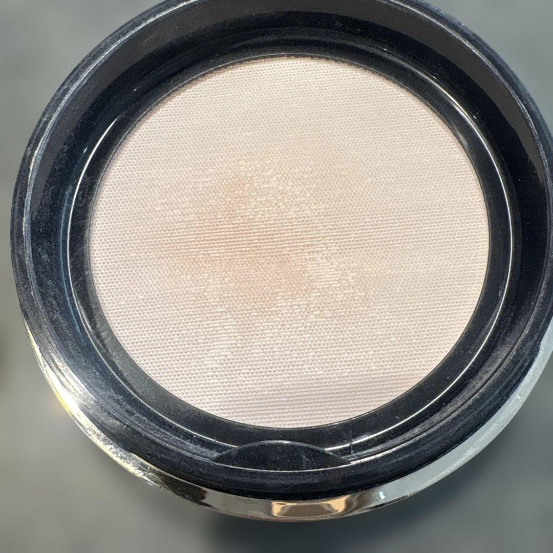 クレドポーボーテ　プードルトランスパラントn M フェイスパウダー　1ライト