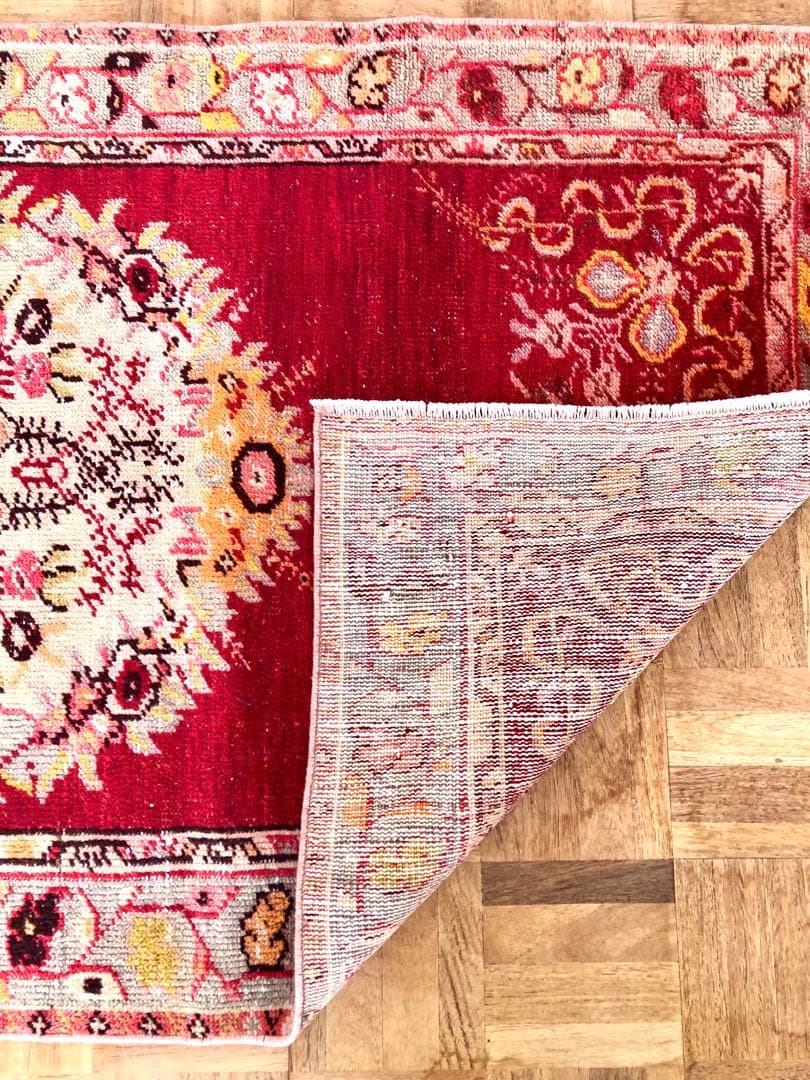 ✧憧れのギュネイ/red✧1970年代 トルコ・ヴィンテージラグ トライバルラグ