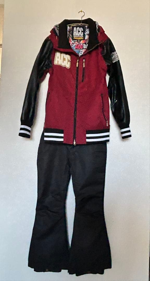 《値下げOK》ACC エーシーシー　スノボーウェア上下セット　レディース　M