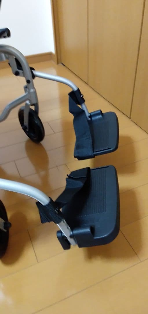 【値下げしました】スワニー・ミニ　アムザ　車椅子 黒