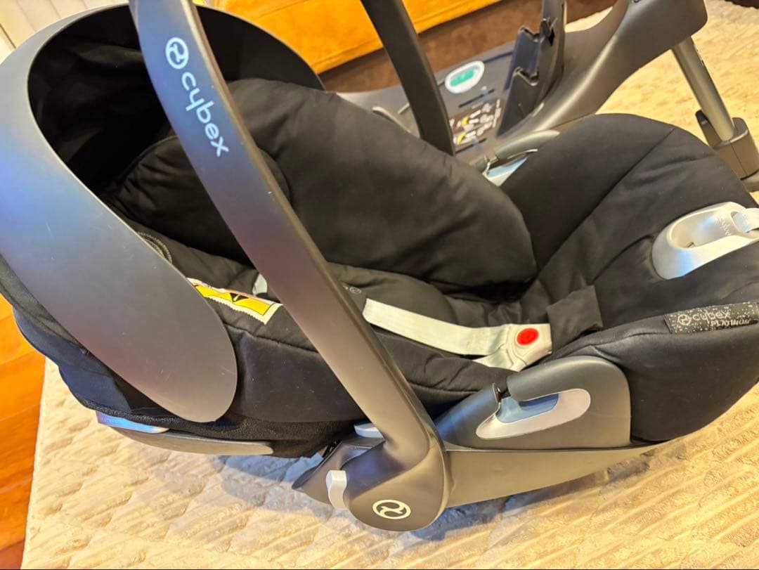 Cybex 車用チャイルドシート ブラック