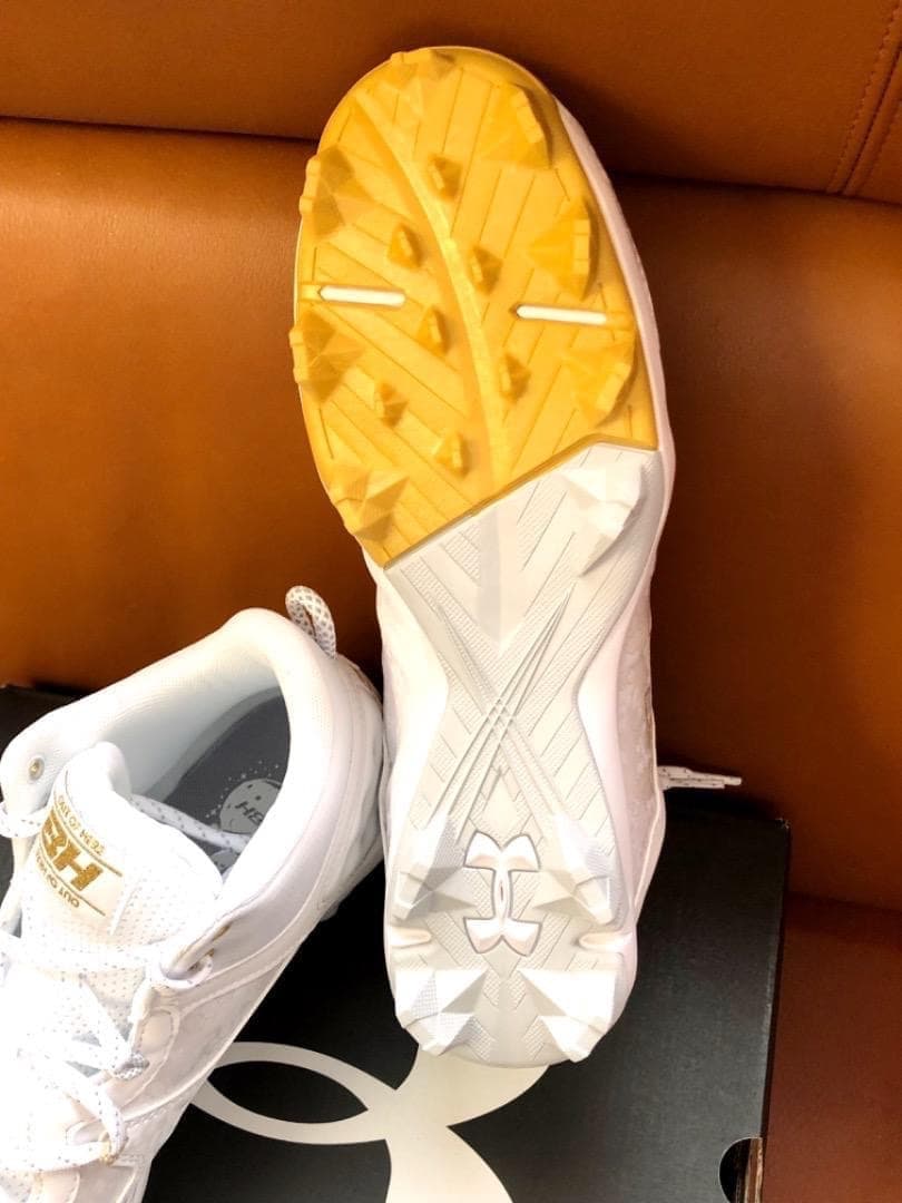 新品2026年USA国内限定アンダーアーマー野球ハーパー8MidRm29.5cm