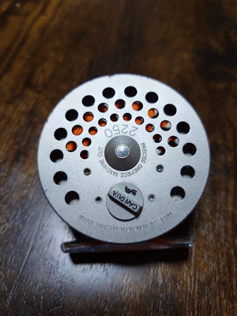 ufm CANTATA 2250 ウエダ　カンタータ　フライフィッシング　リール