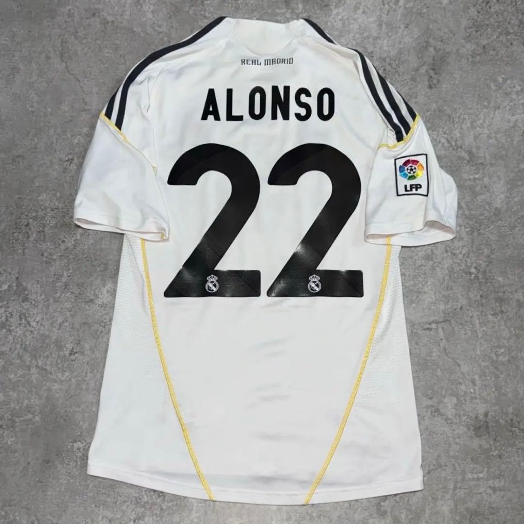 レアルマドリード 09/10 #22 シャビアロンソ ユニフォーム レアルマドリード 09/10 #22 シャビアロンソ ユニフォーム