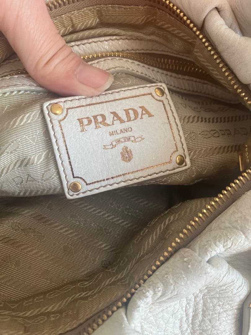 PRADA ホワイトレザー　ワンショルダーバッグ　プラダ