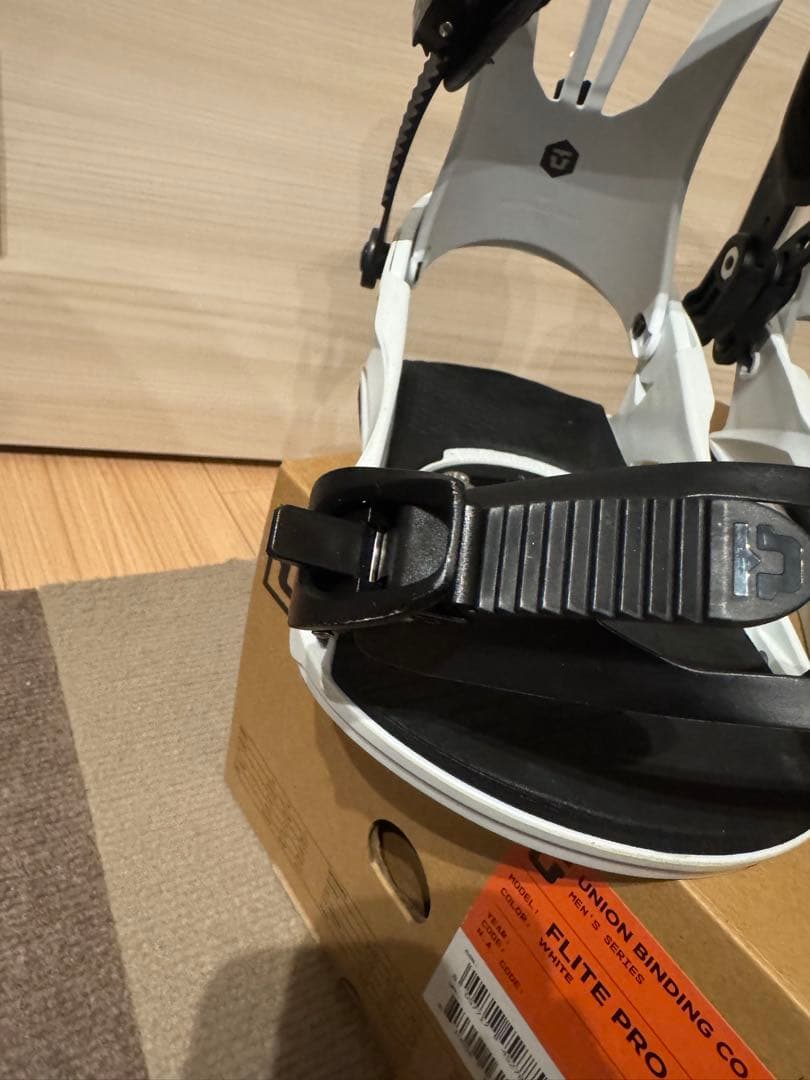 UNION フライトプロ　ホワイト　Mサイズ